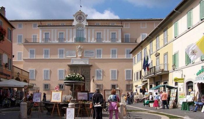 Castel Gandolfo, along with the nearby volcanic lake of Marino is a fashionable residence for well-o Castel Gandolfo, along with the nearby volcanic lake of Marino is a fashionable residence for well-o